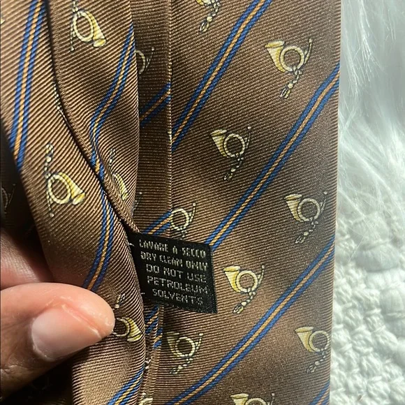 Gucci Hunting Horns Brown Patterned Men's Tie 3.5” W Stripe - Picture 8 of 12